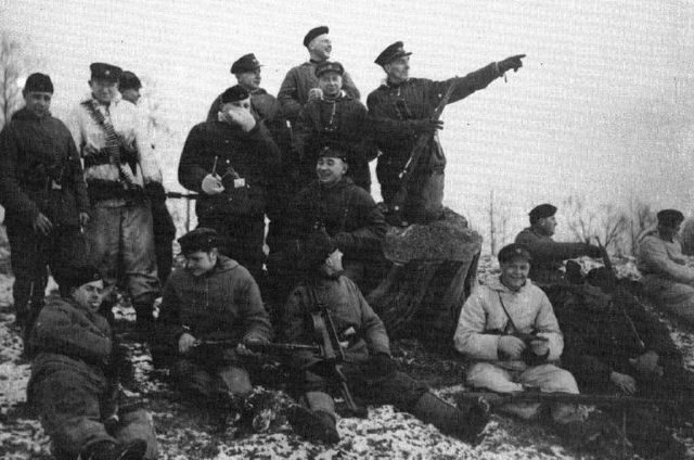 Policía auxiliar lituana. Estas unidades colaboraban con las fuerzas alemanas de ocupación en la lucha contra los partisanos soviéticos