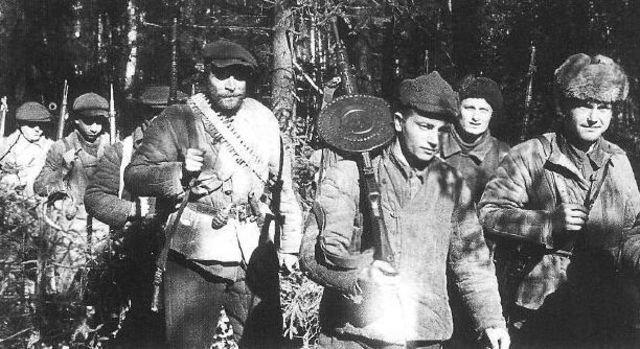 Grupo de partisanos en la región de Leningrado. Otoño 1942