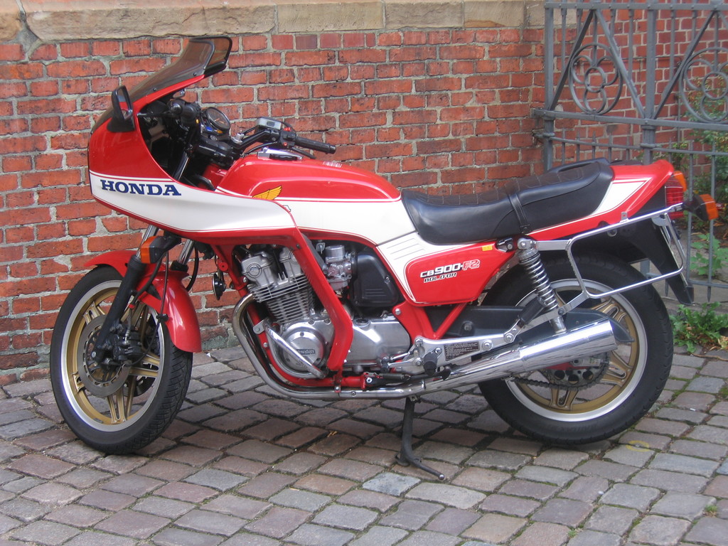 Honda_CB_900_F2.jpg