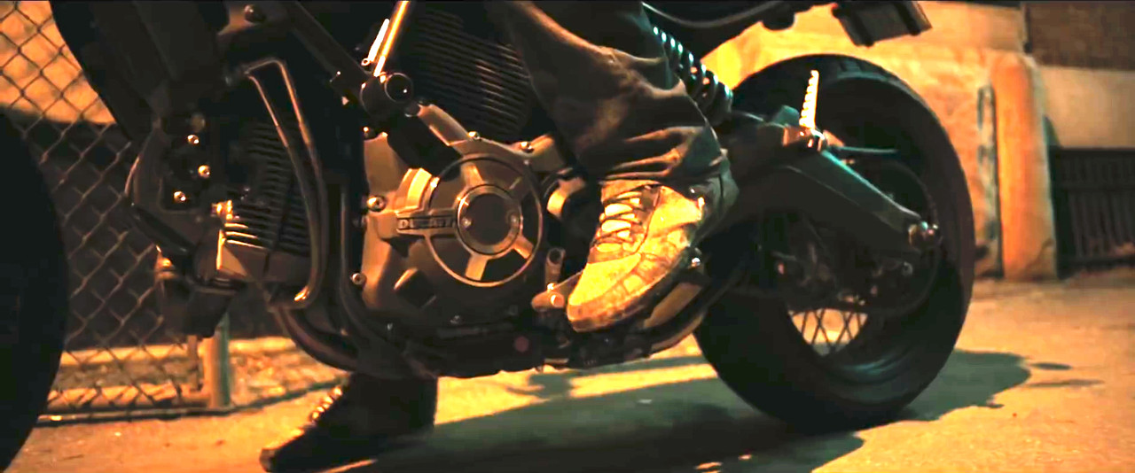 Мотоцикл Scrambler Ducati Full Throttle в фильме Веном / Venom 2018
