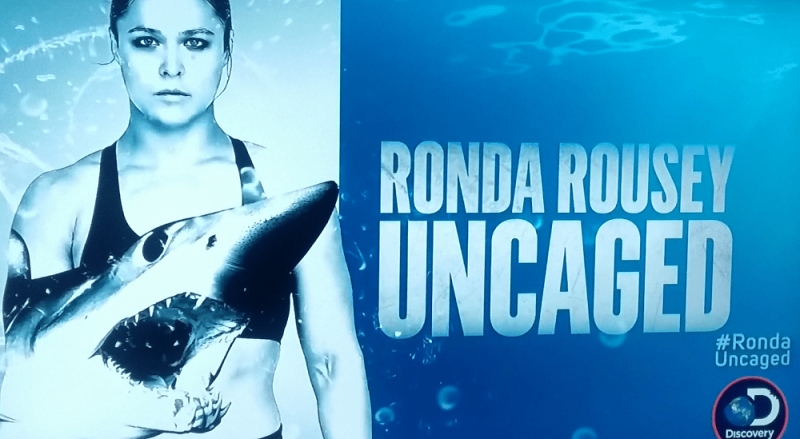 Ronda Rouseyová - Bez klece mezi žraloky (2018) / CZ