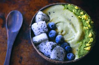 Green Ginger Dragon Fruit Smoothie Bowl (Vegan, Gluten-Free) 8