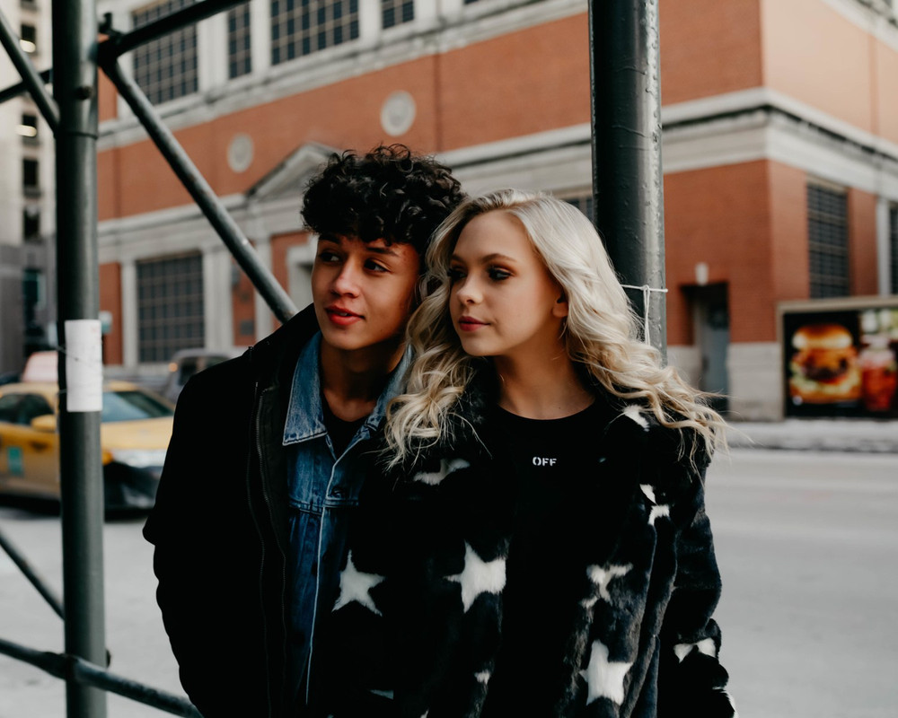 Where does jordyn jones live now