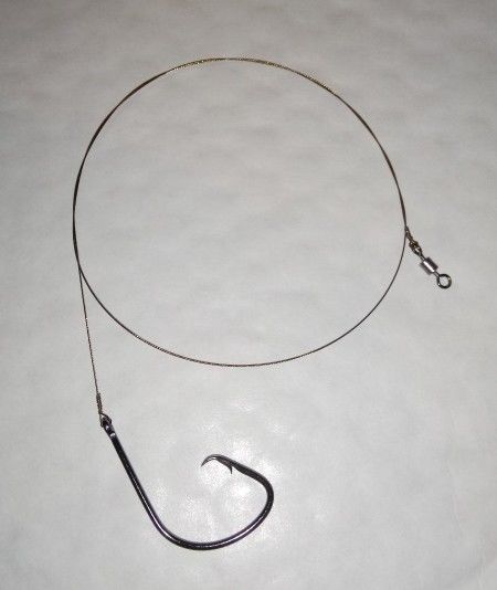 black shimmer baitfish 6/0 circle hook 7/8" inch made in scotland Details about   PIKE FLY 